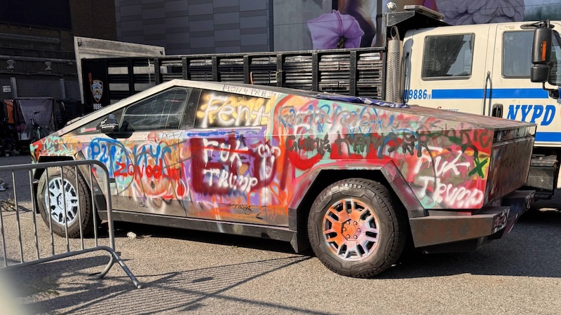 graffiti cybertruck